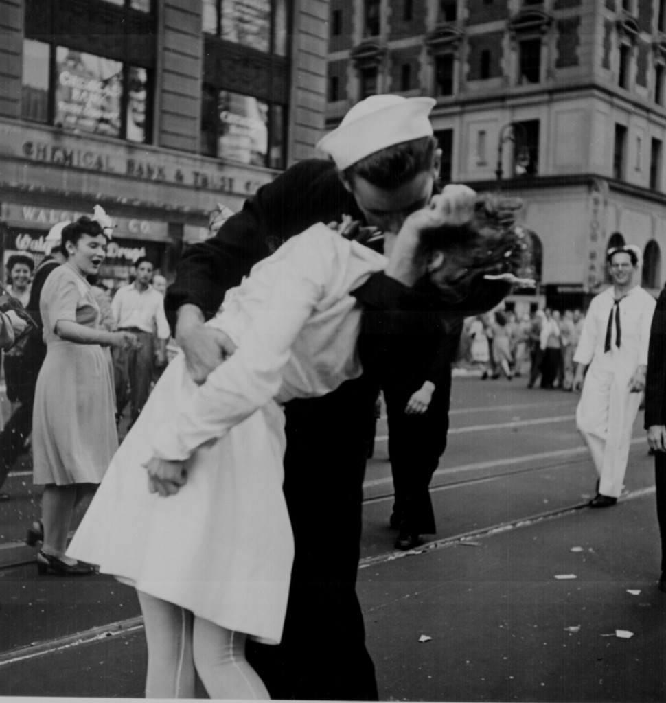 world war two kiss